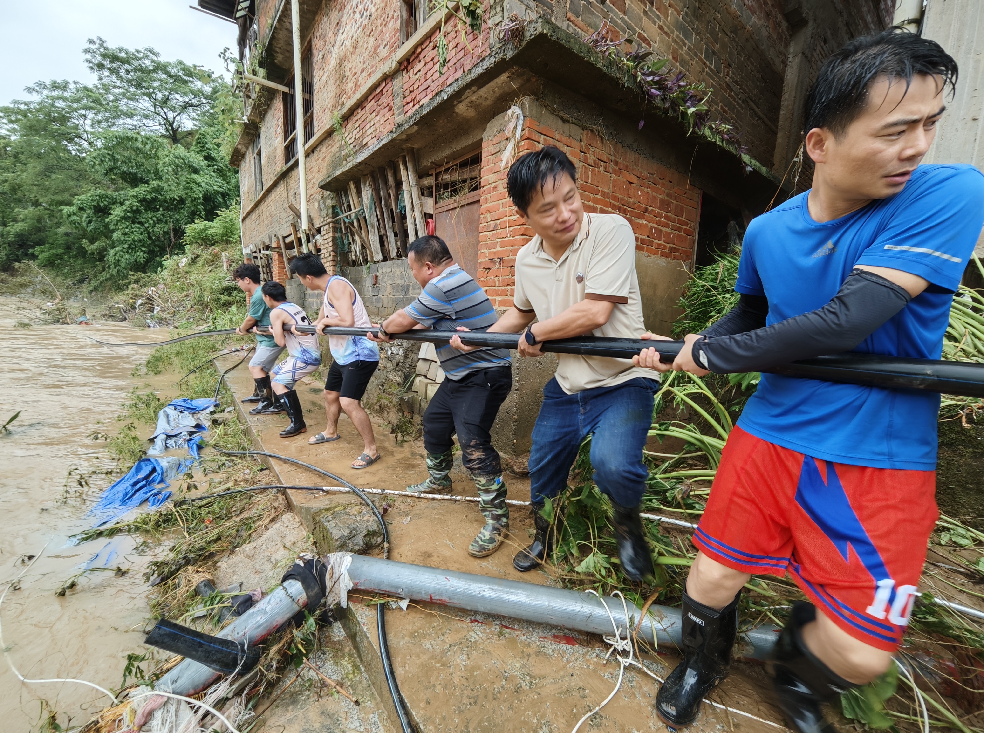 4.搶修水源3.jpg 4.搶修水源3.jpg