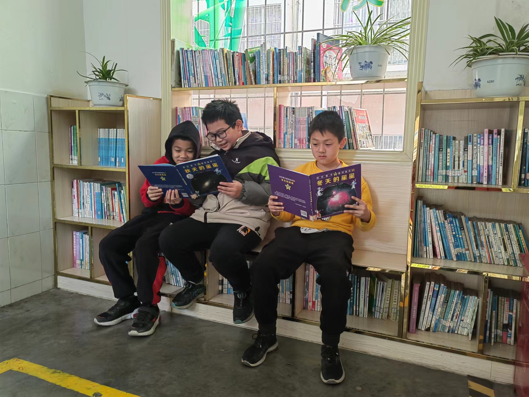 書吧課間閱讀.jpg